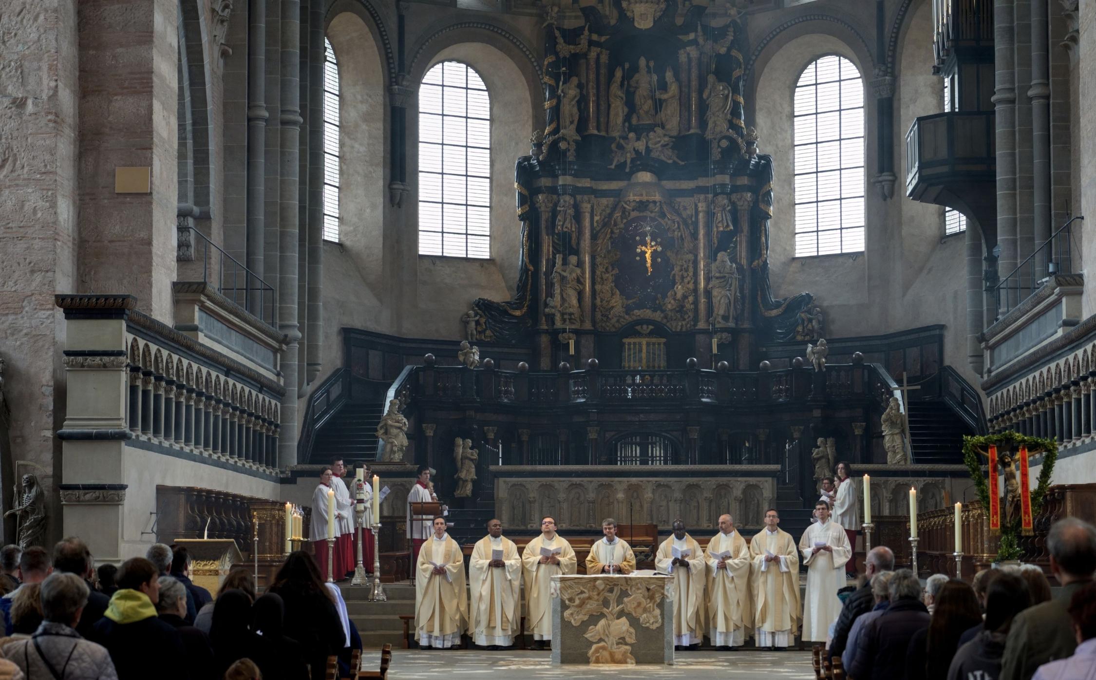 Die hl. Messe im Trierer Dom war der Auftakt der Wallfahrt im hl. Jahr