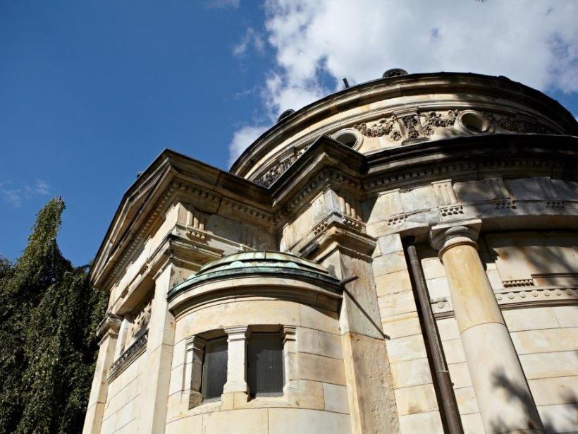 Mausoleum v. C.