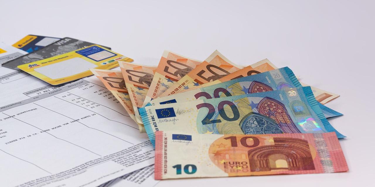 money-1439125_1280