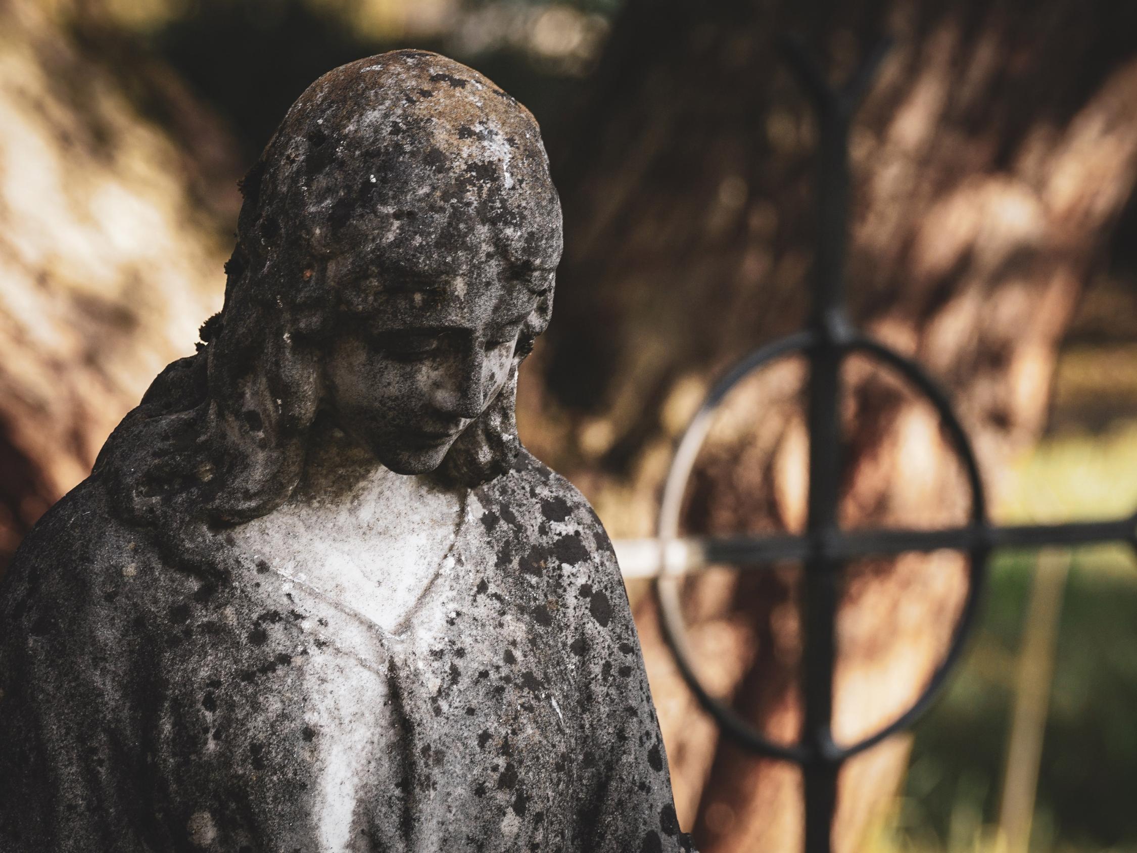 grave-3775465_by_suju_cc0-gemeinfrei_pixabay_pfarrbriefservice