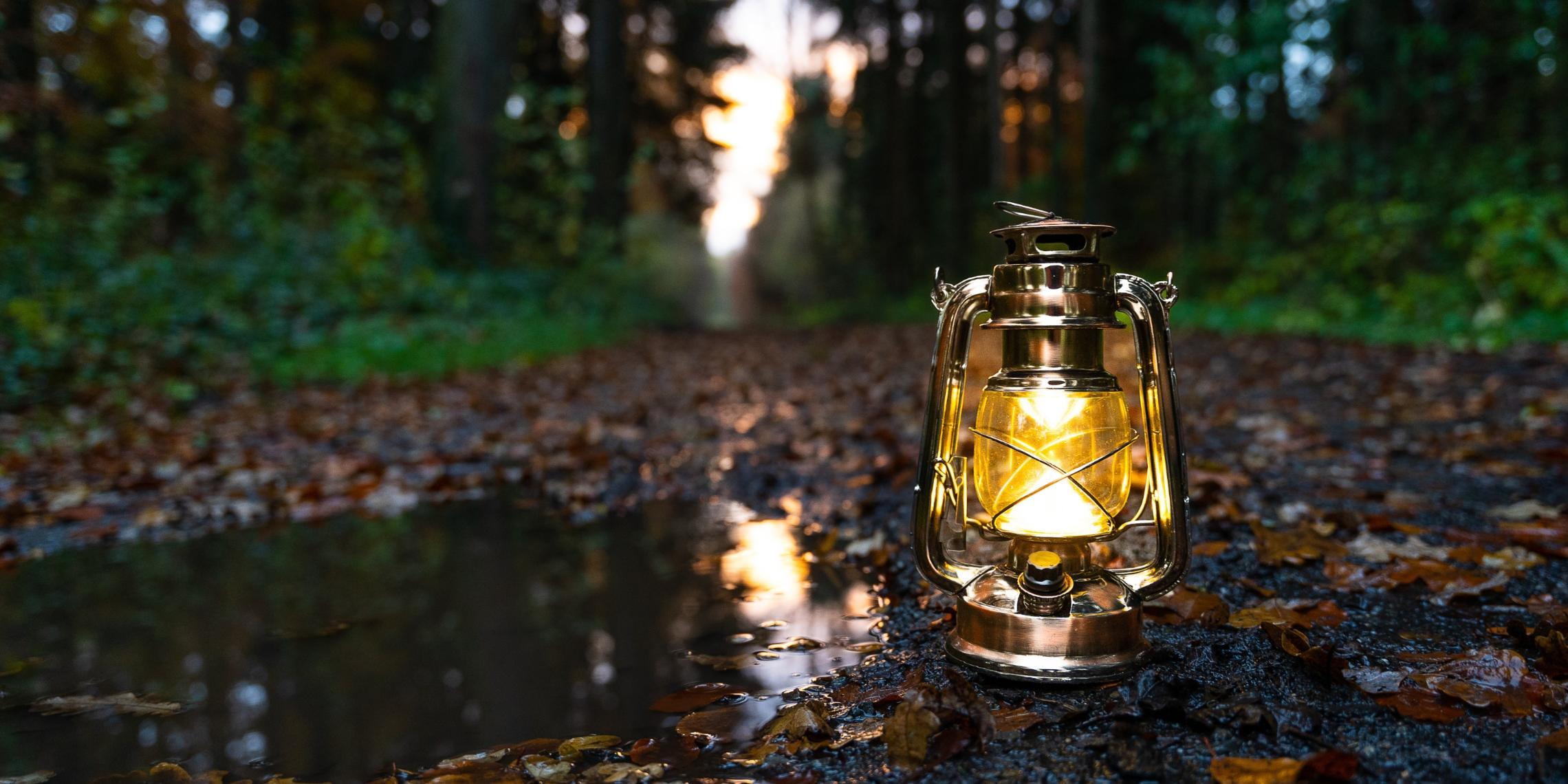 oil-lamp-6771785_by__Lars_Nissen__pixabay_pfarrbriefs